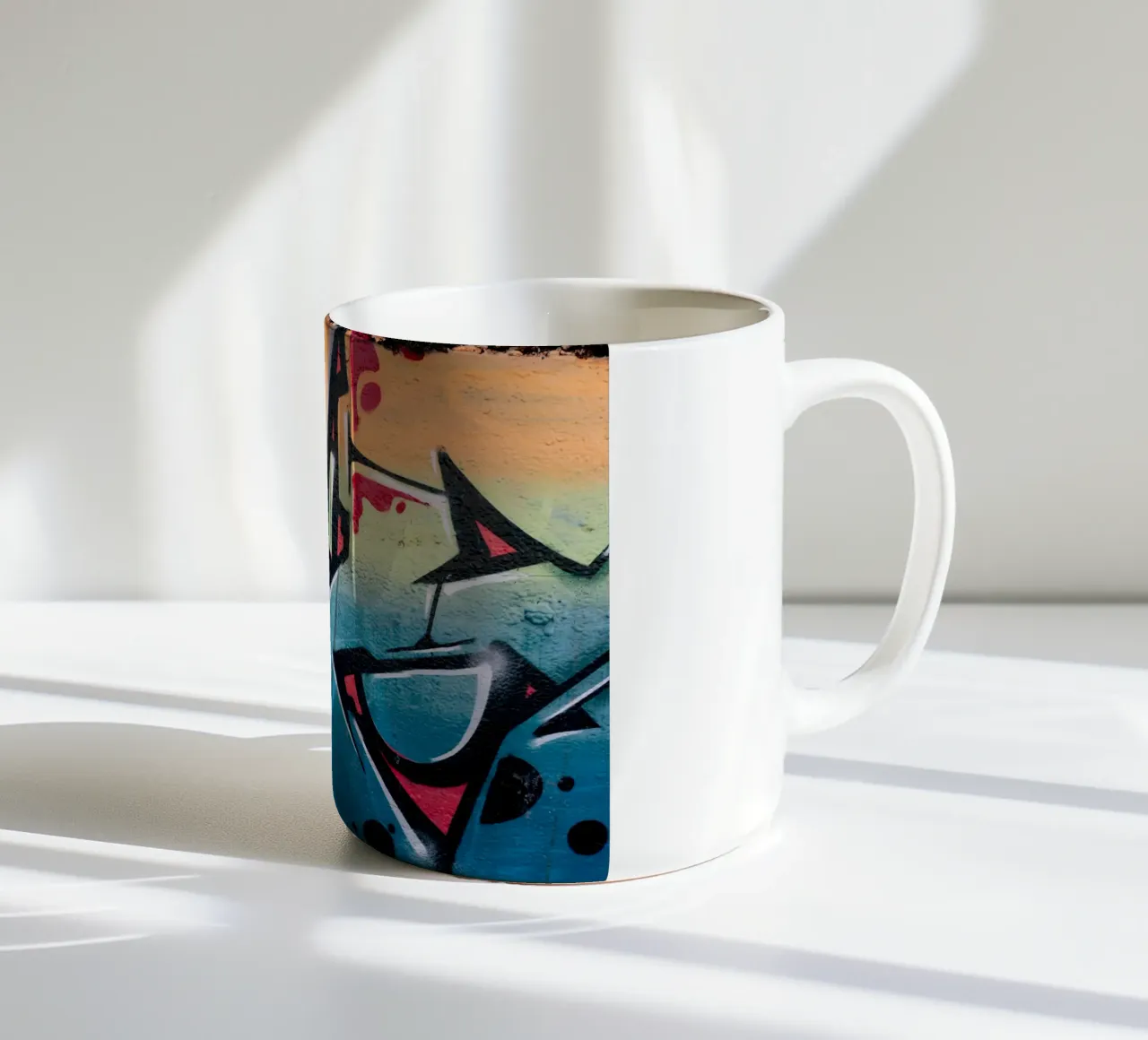 Graffiti tazza in ceramica da Flo Klein