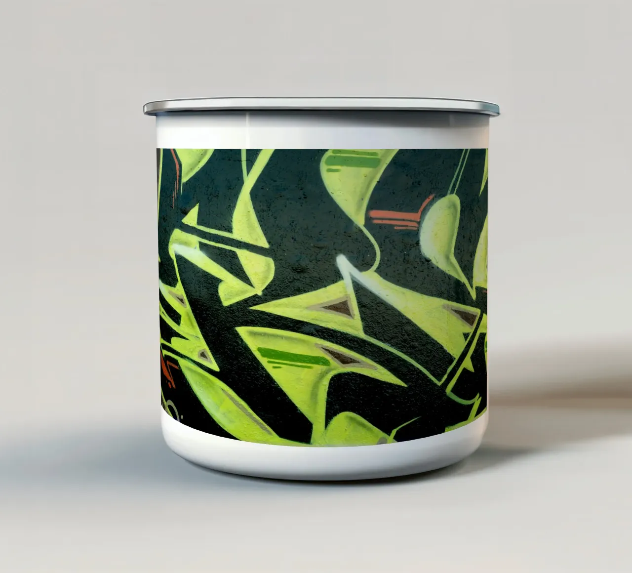 Green Graffiti tazza in smalto da Flo Klein