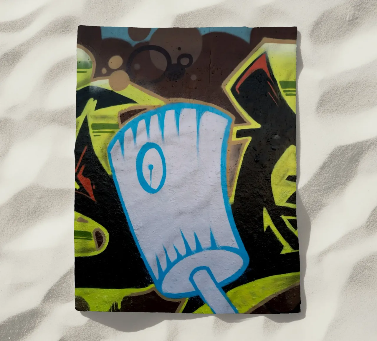 Graffiti Cap telo mare da Flo Klein