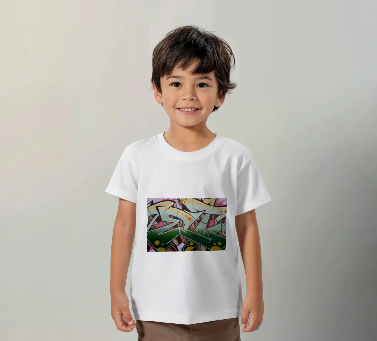 Graffiti E t-shirt bambini da Flo Klein