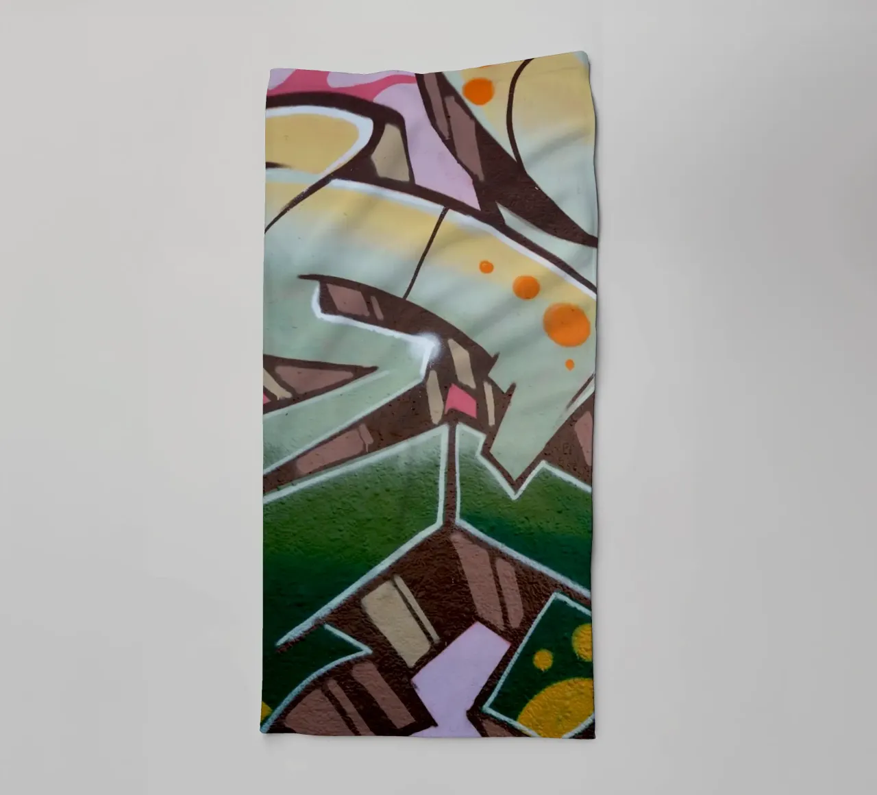 Graffiti E badhanddoek van Flo Klein