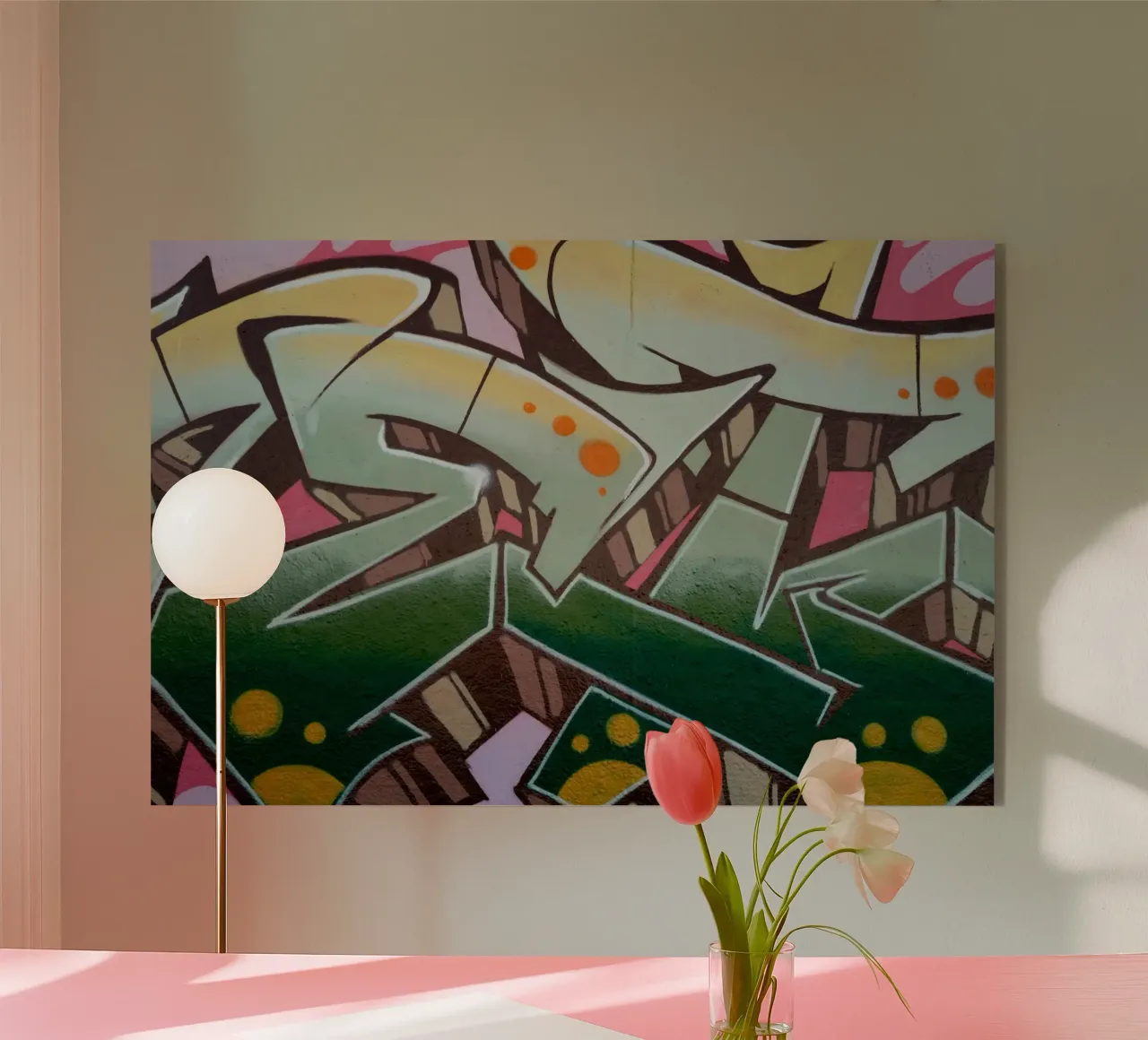 Graffiti E plexiglass da Flo Klein