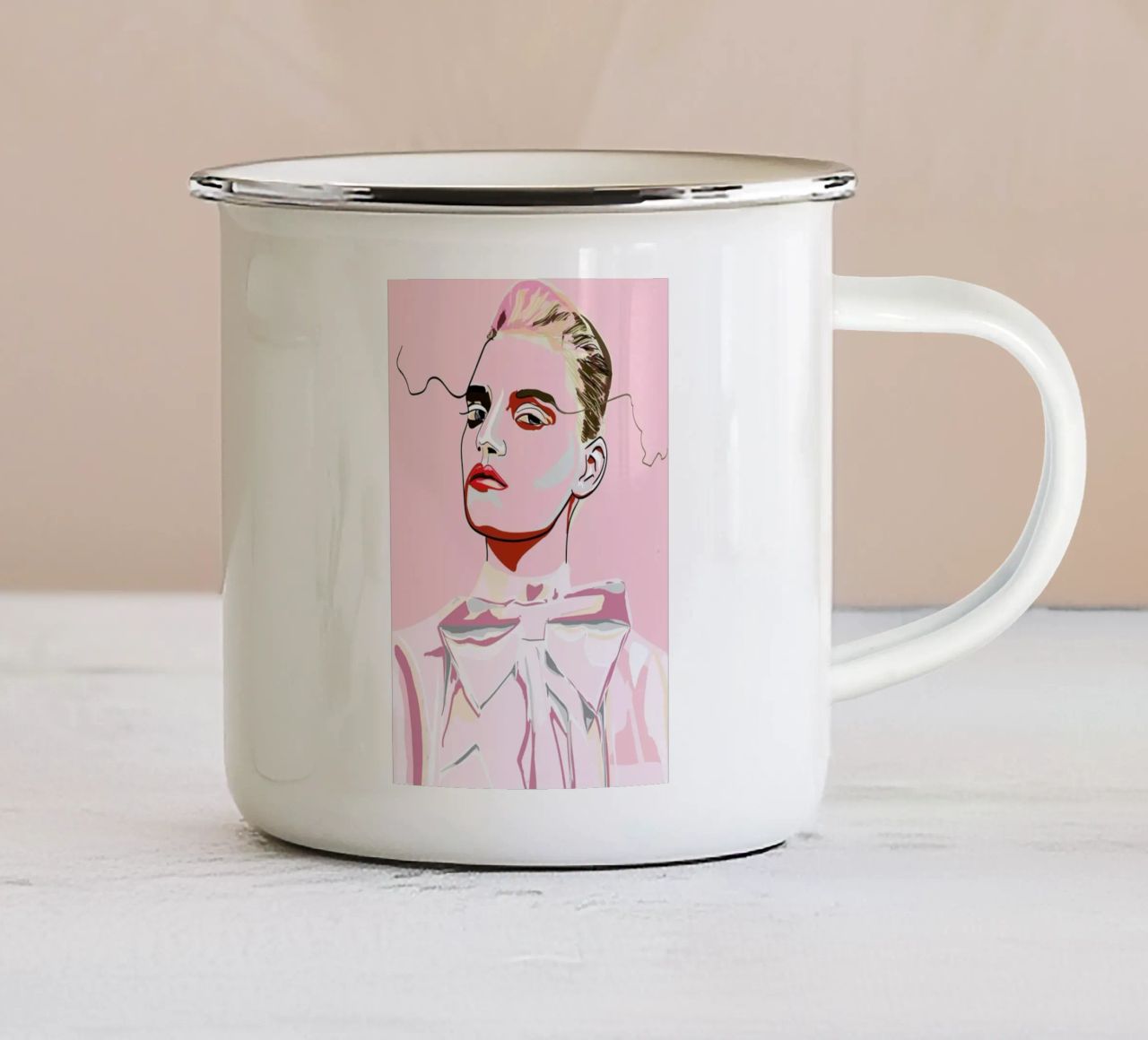 Pretty in Pink 1 tazza in smalto da Marcell Naubert