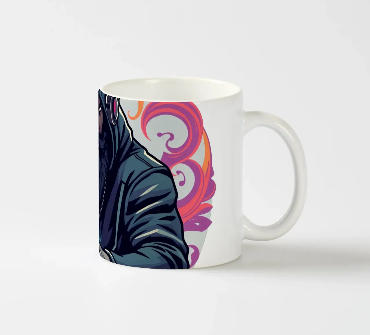 Un DJ in felpa con cappuccio mixa brani circondato da vortici colorati tazza in ceramica da DesignDoodle