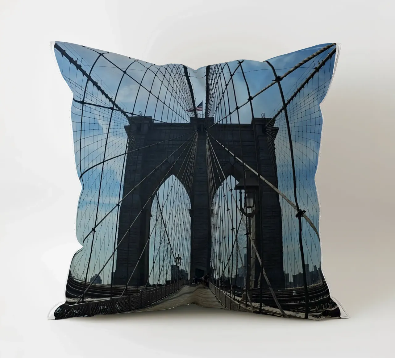 Brooklyn Bridge, New York cuscino da Wonderland Photography