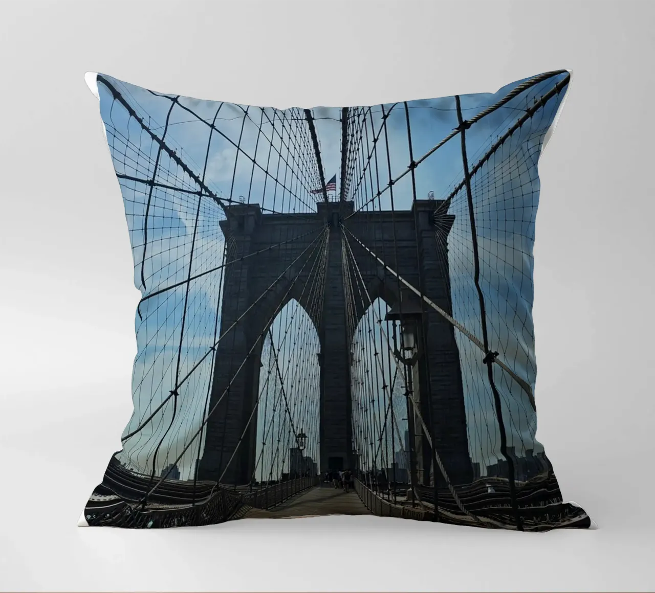 Brooklyn Bridge, New York cuscino da Wonderland Photography