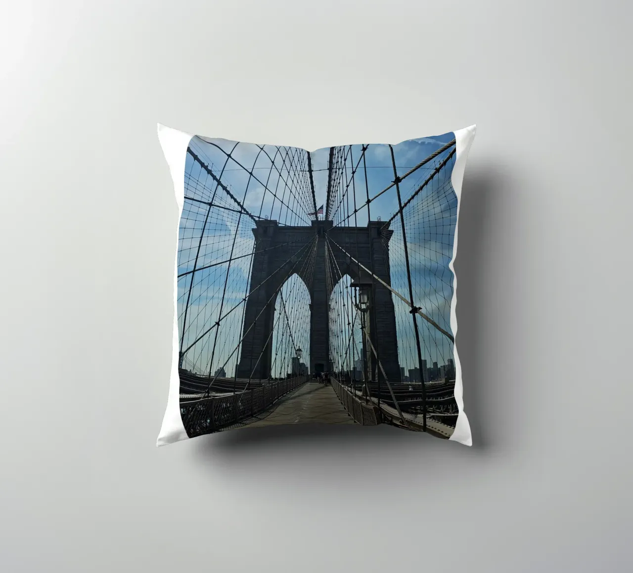 Brooklyn Bridge, New York cuscino da Wonderland Photography