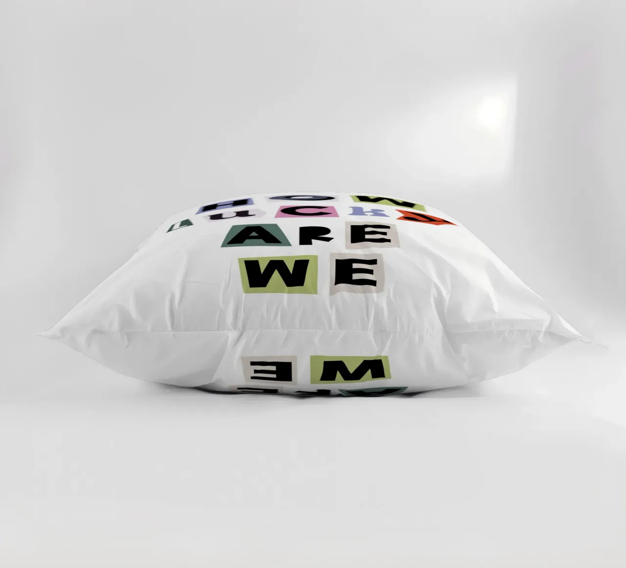 Quelle chance nous avons de pouvoir citer coussin de Paigaam Studio