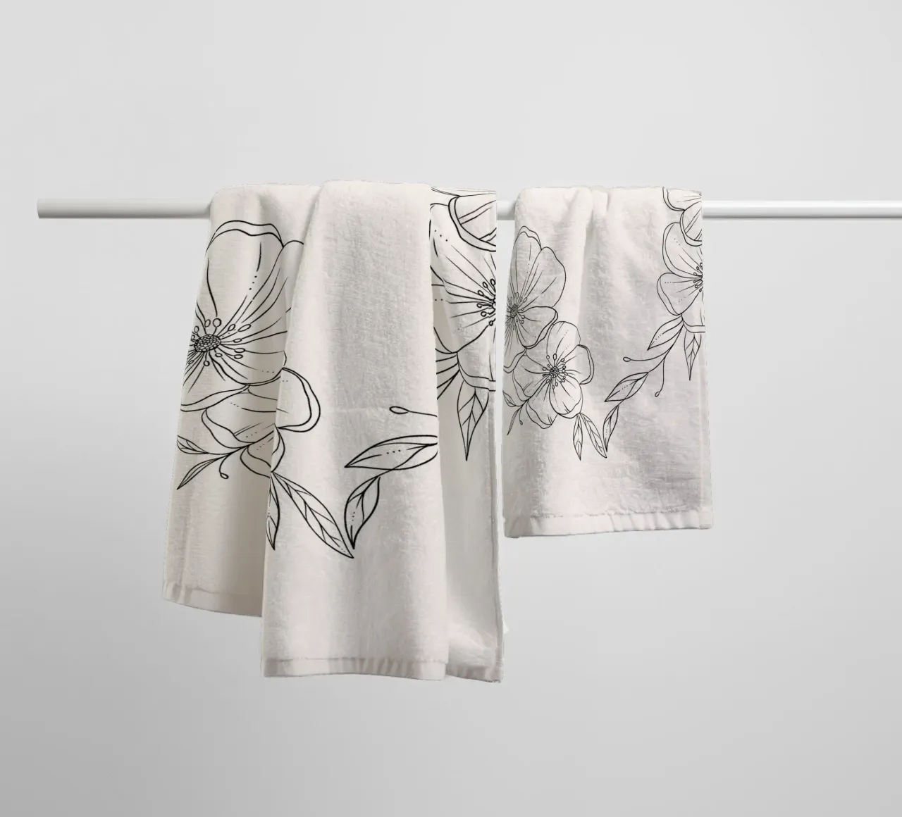 Cuore con fiori e foglie. Romantico asciugamano da bagno da CalliLetters