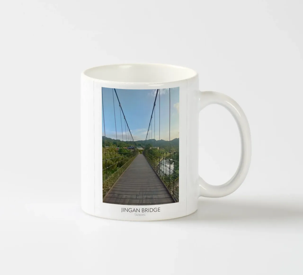 JINGAN BRIDGE, TAIWAN tazza in ceramica da Wonderland Photography