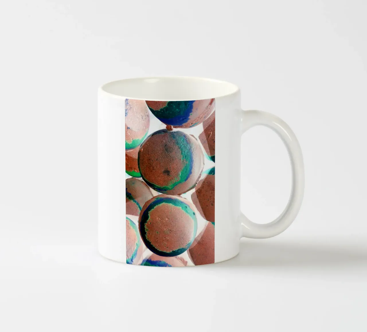 Palline arancioni tazza in ceramica da Massimo Frascogna