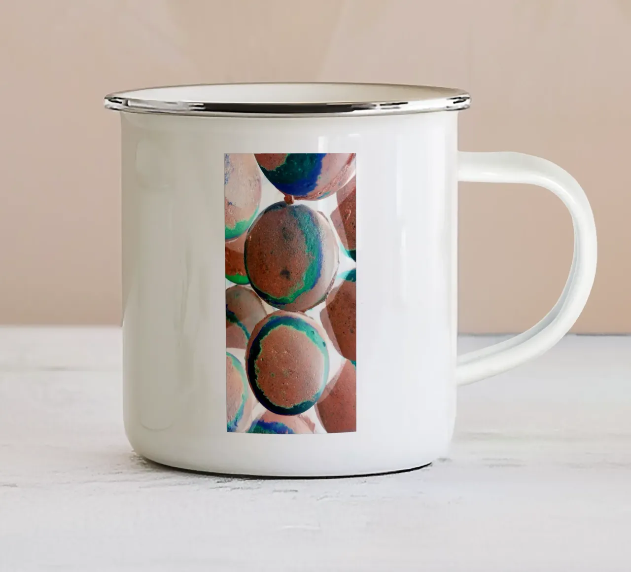 Palline arancioni tazza in smalto da Massimo Frascogna