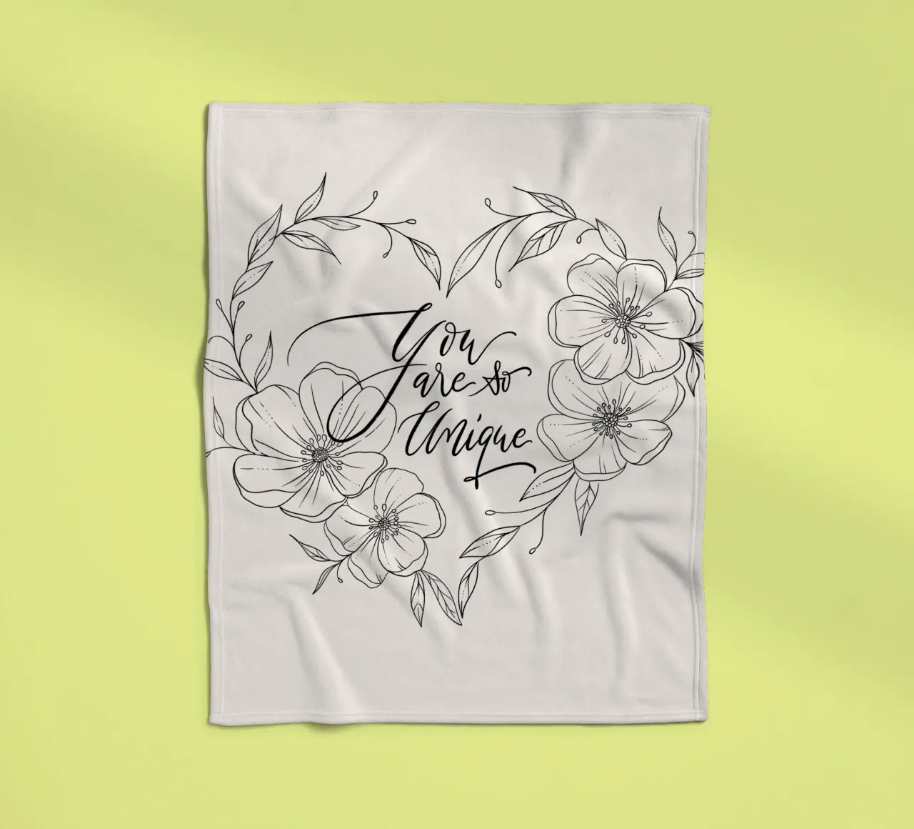Cuore con fiori e foglie in line art. Dichiarazione d'amore. coperta in pile da CalliLetters