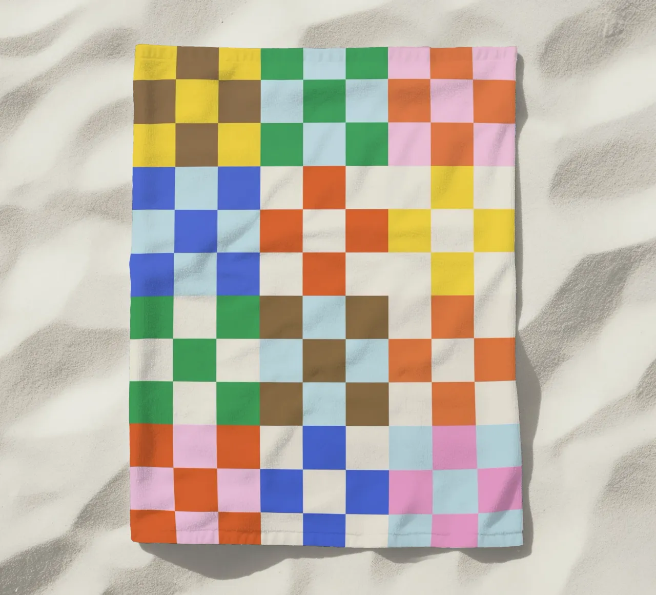 Motivo a scacchiera funky telo mare da Paigaam Studio