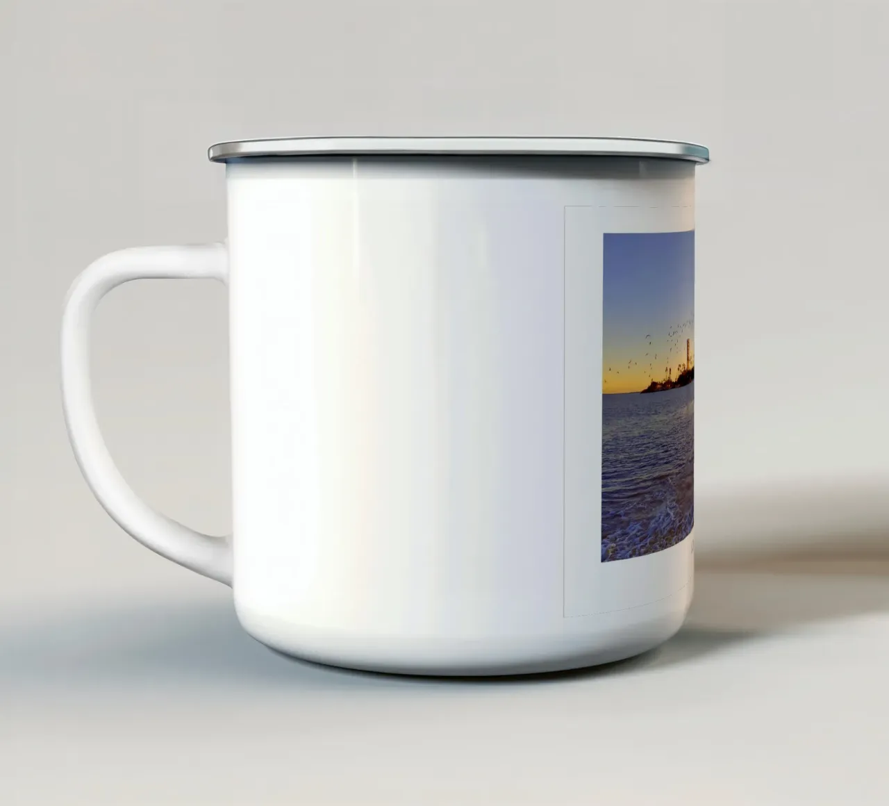 LONG BEACH, CALIFORNIA tazza in smalto da Wonderland Photography