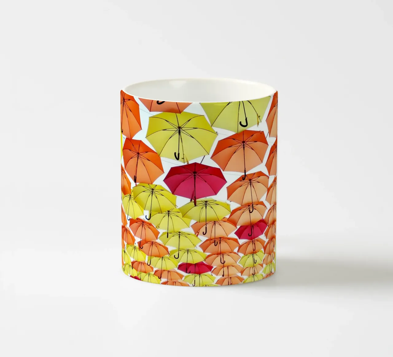 Ombrelli aperti tazza in ceramica da Massimo Frascogna