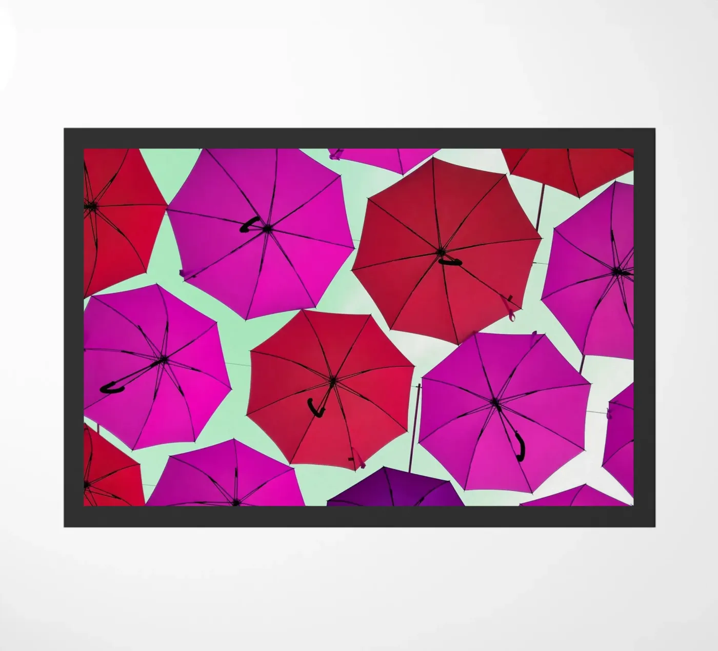 Ombrelli aperti zerbino da Massimo Frascogna