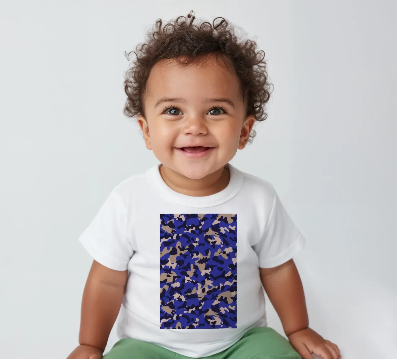 UN/HIDE - Camo Azraq camiseta de bebé de Arthelps gGmbH