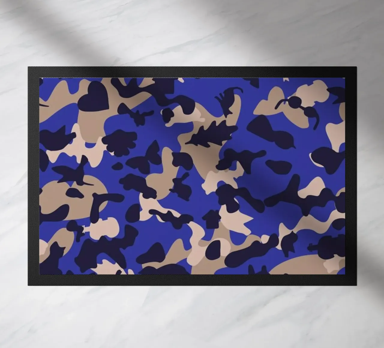 UN/HIDE - Camo Azraq Fußmatte von Arthelps gGmbH