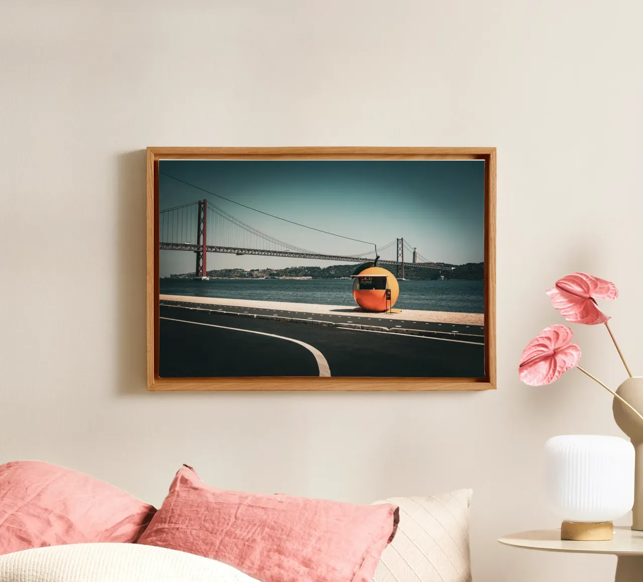 Lisabon Orange canvas met Baklijst van Flo Klein