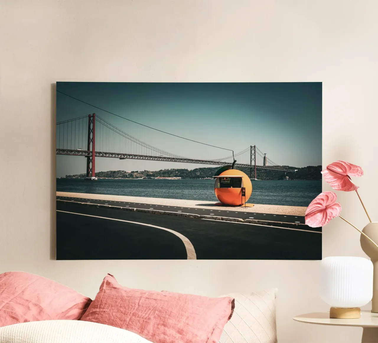 Lisabon Orange canvas met Baklijst van Flo Klein