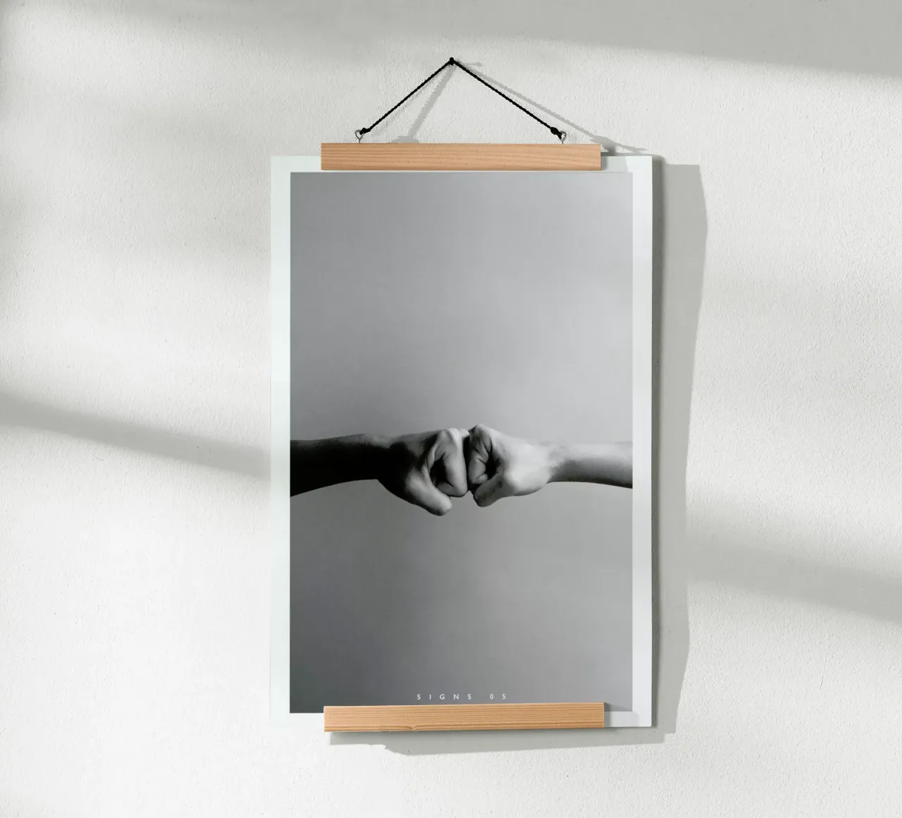 Signs  05 poster con telaio in legno da Sarah Bühler