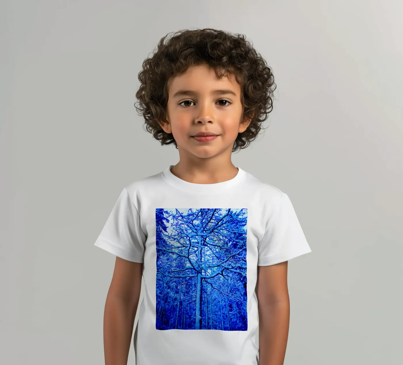 Winterbaum Kinder T-Shirt von Massimo Frascogna