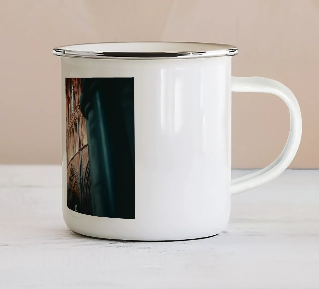 London Church tazza in smalto da Flo Klein