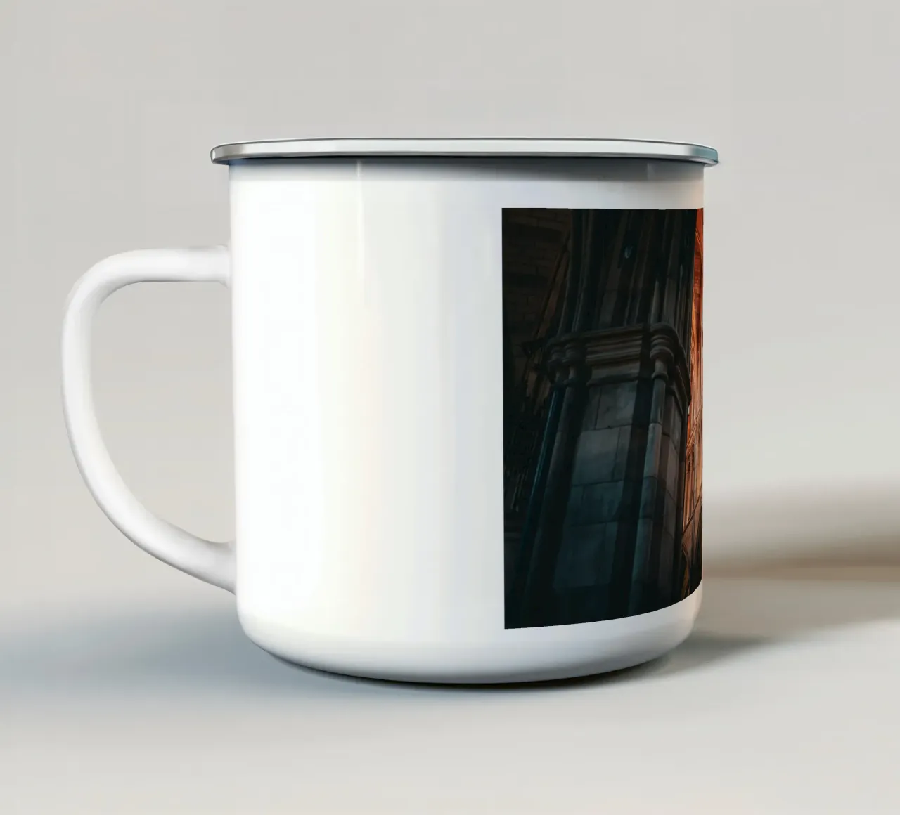 London Church tazza in smalto da Flo Klein