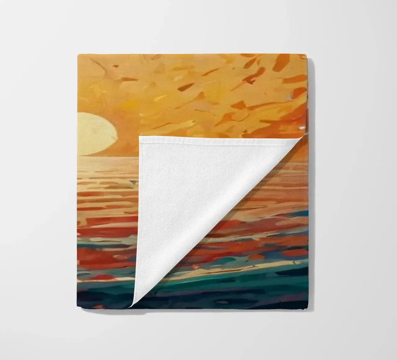 Un tramonto dipinge il cielo di colori sopra un oceano calmo telo mare da DesignDoodle