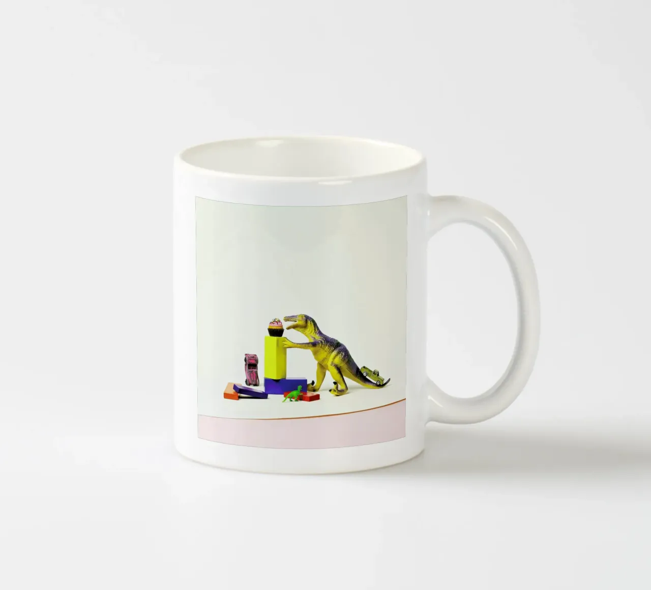 I’ve Come for Your Cupcakes tazza in ceramica da Juj Winn