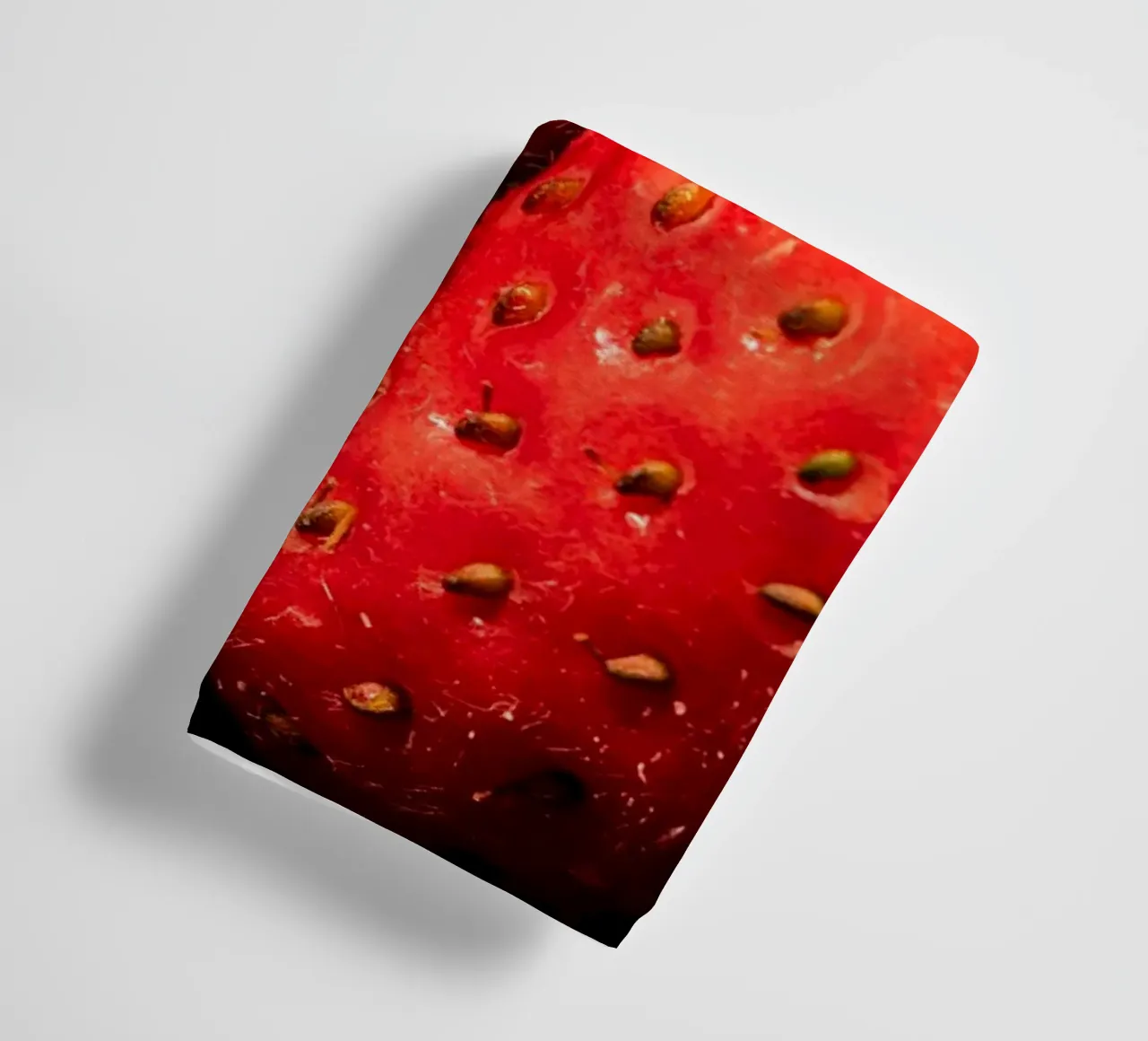 Strawberries against a black background towel by Marcus Beckert | Fotografie