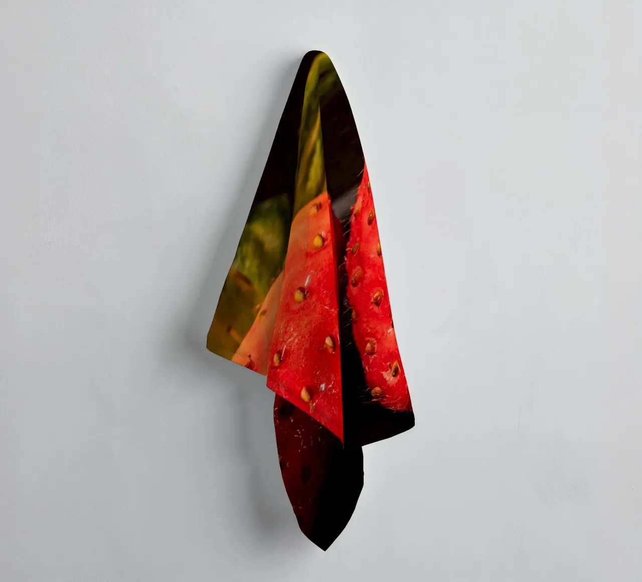 Strawberries against a black background towel by Marcus Beckert | Fotografie