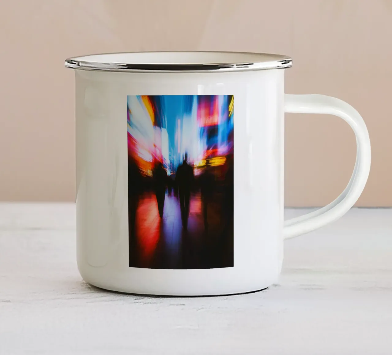 Un viaggio luminoso tra le strade di New York tazza in smalto da Le Flou