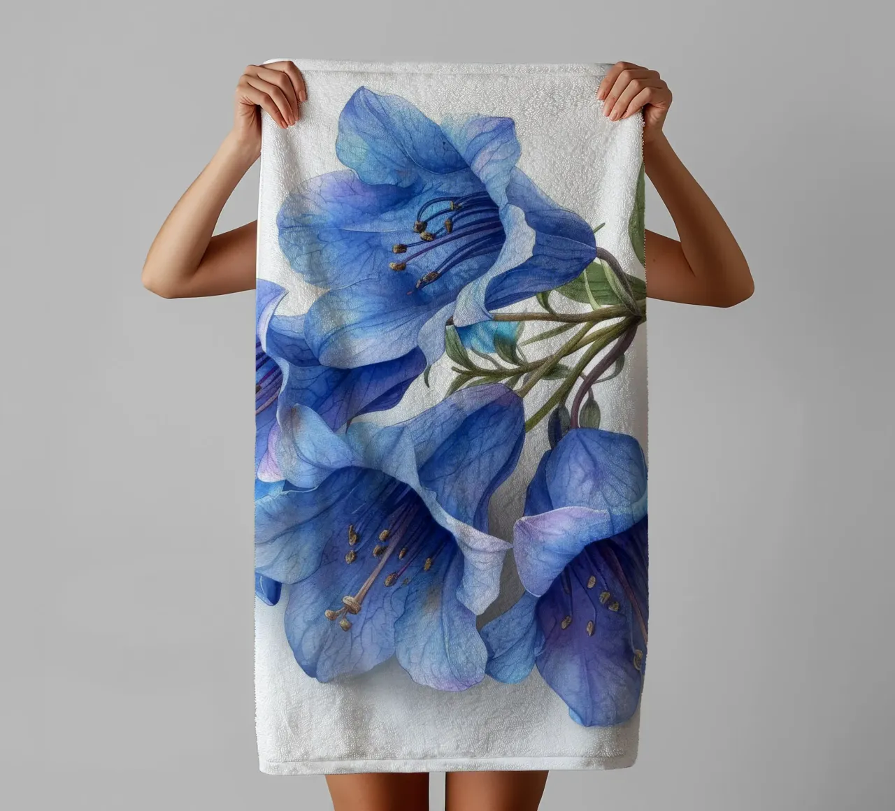 Fiore di campanula 2 asciugamano da bagno da Bold Blooms