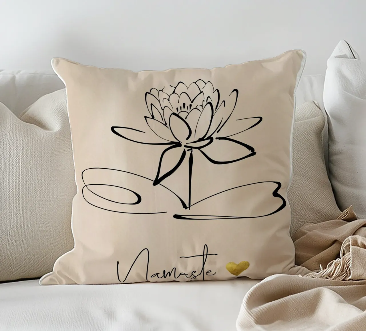 Namaste & Lotus Flower cuscino da ArtDesign by KBK