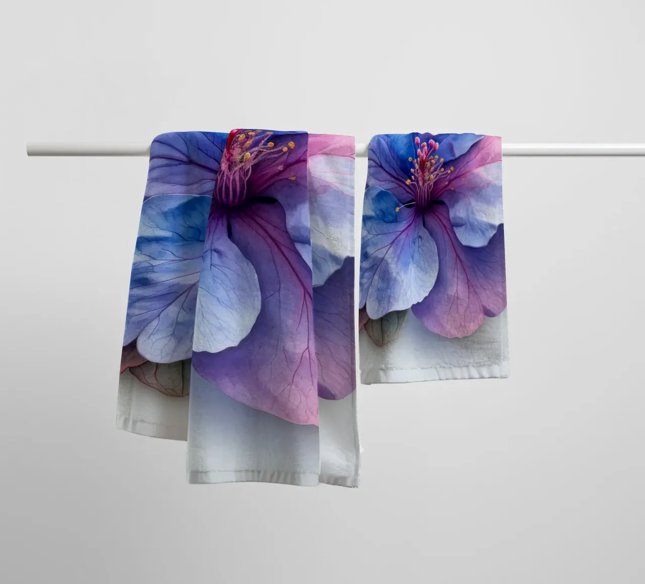 Fiore di Browallia 2 asciugamano da bagno da Bold Blooms
