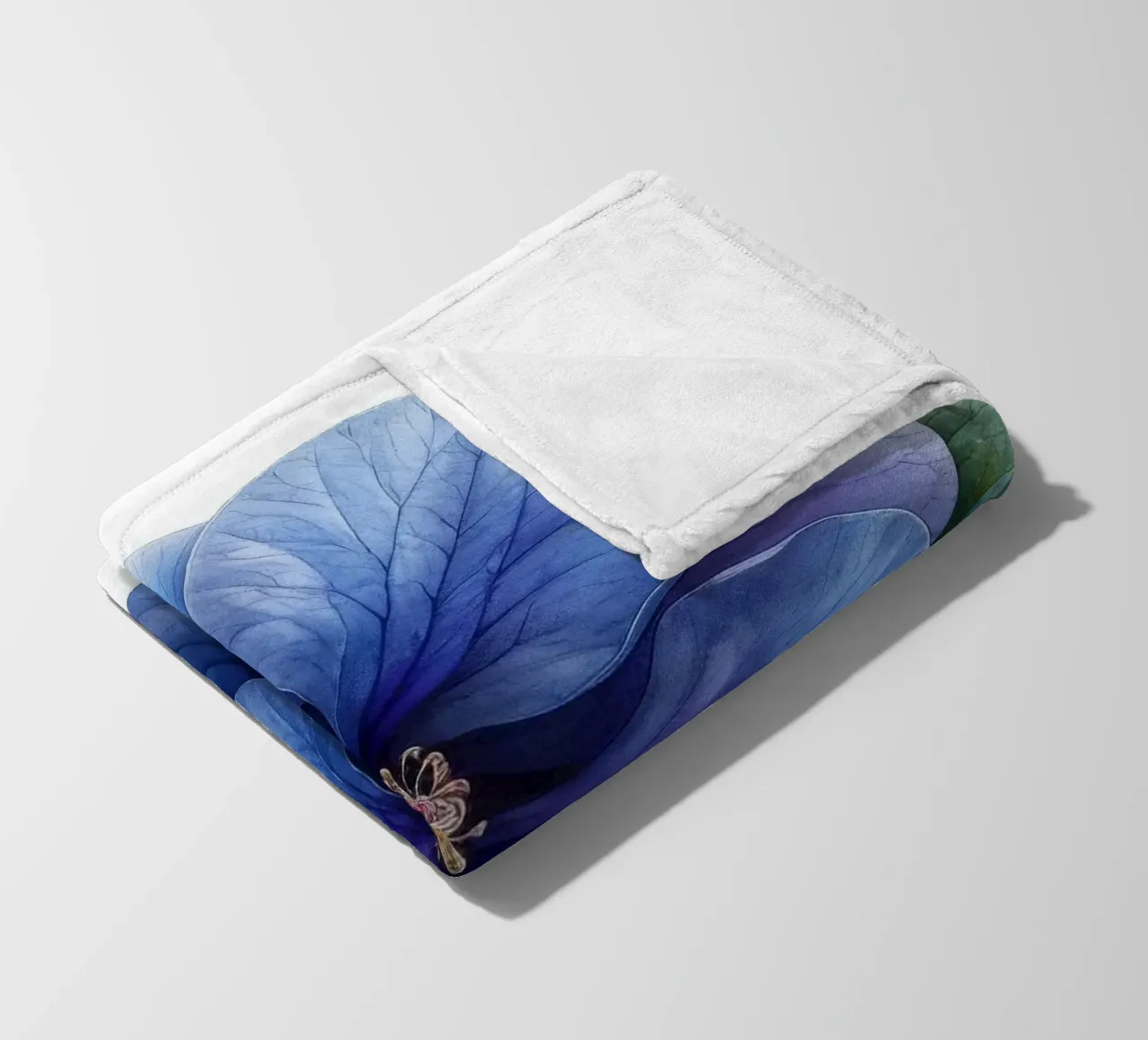 Fiore di Browallia 3 coperta in pile da Bold Blooms