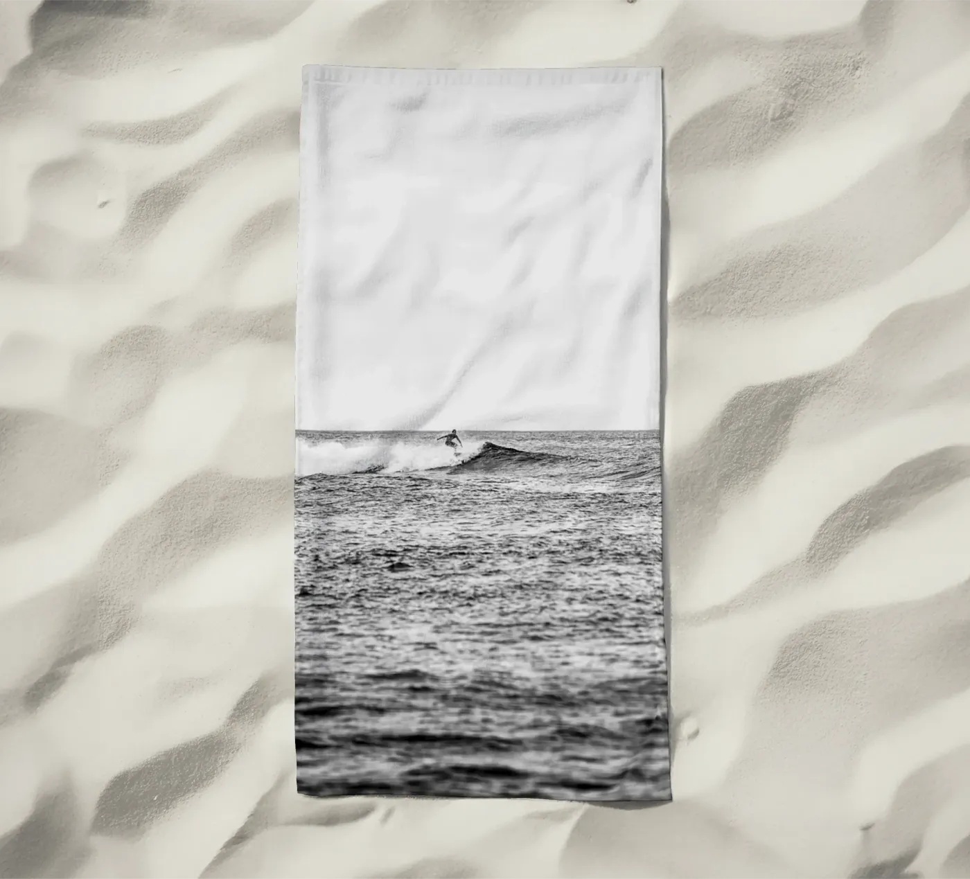 Surfer strandhanddoek van Flo Klein Gallery