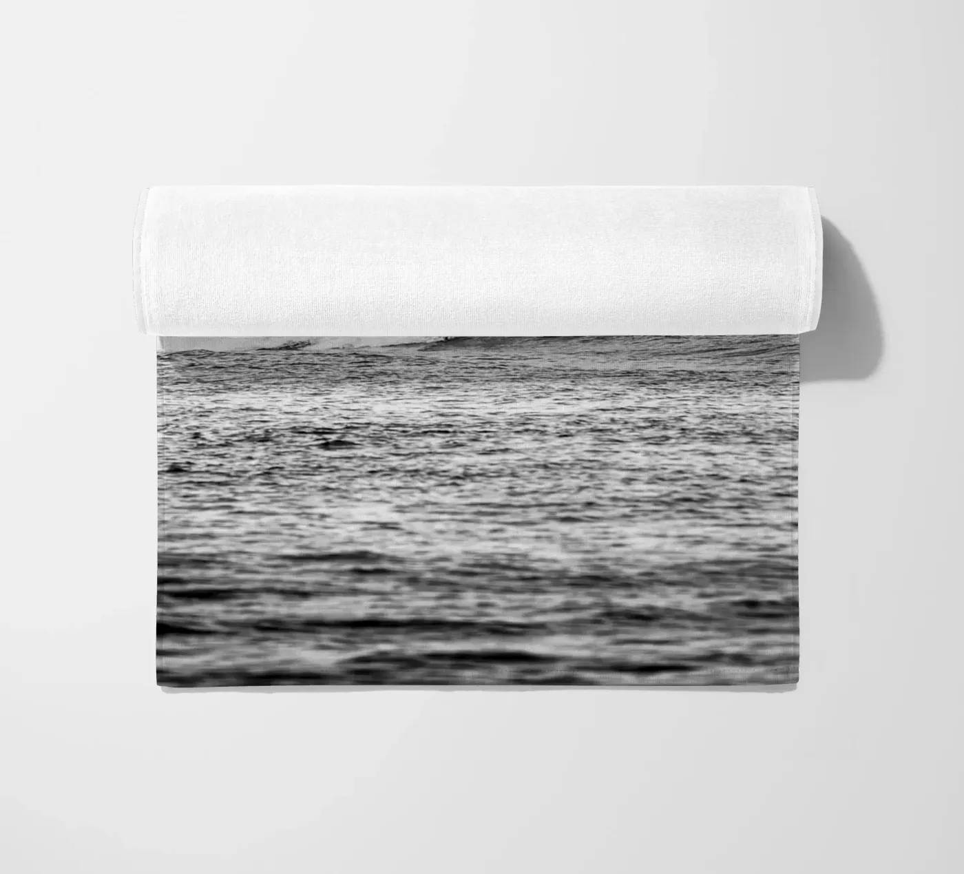 Surfer strandhanddoek van Flo Klein Gallery