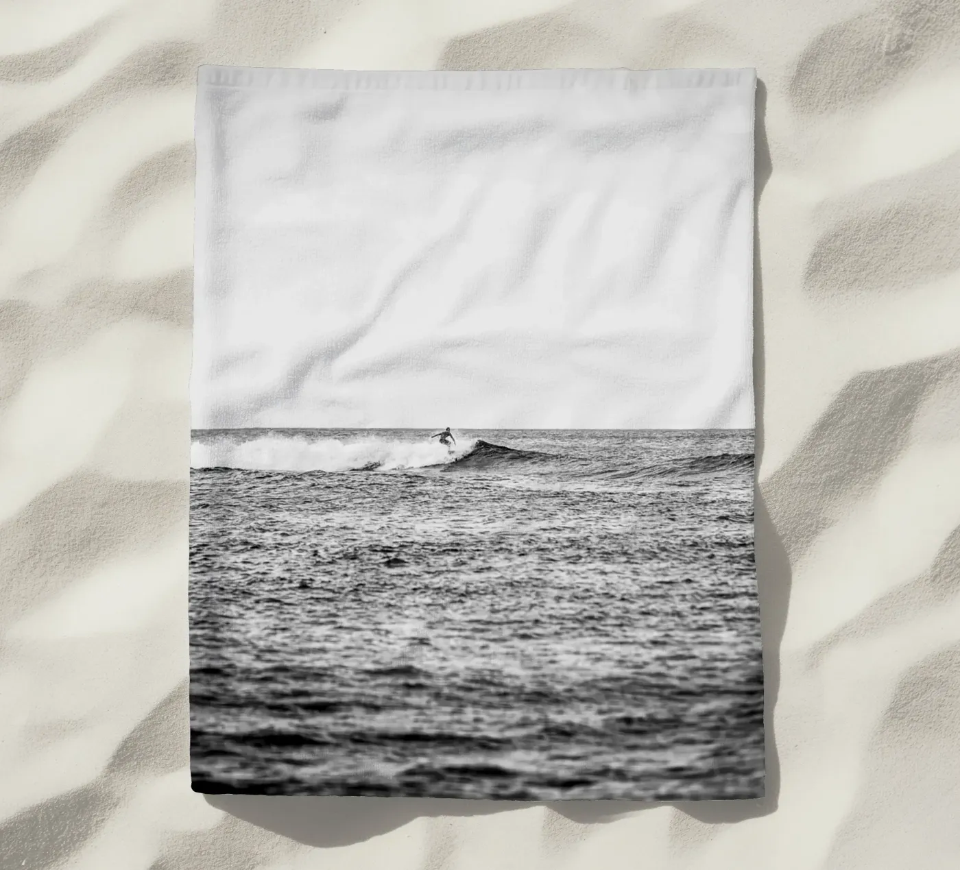 Surfer strandhanddoek van Flo Klein Gallery