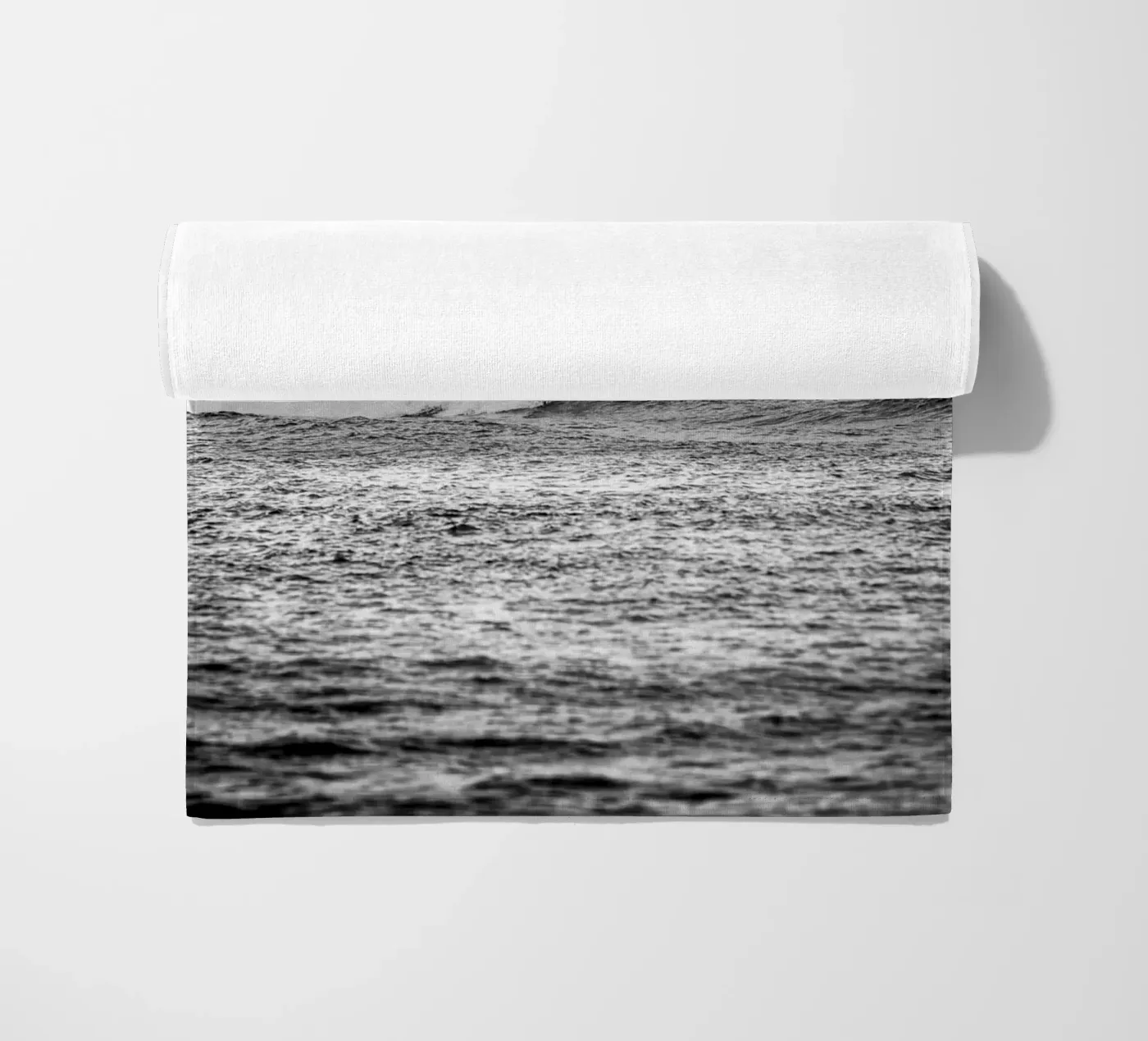 Surfer strandhanddoek van Flo Klein Gallery