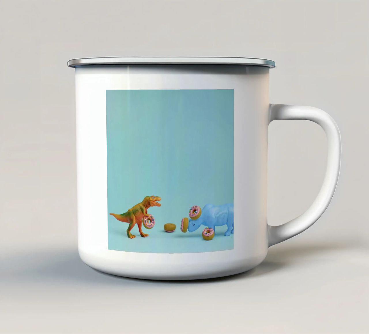 Ring Toss tazza in smalto da Juj Winn