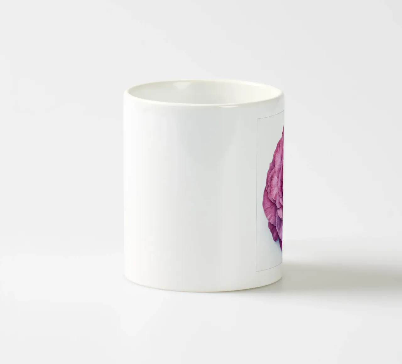 Fiore di camelia 2 tazza in ceramica da Bold Blooms