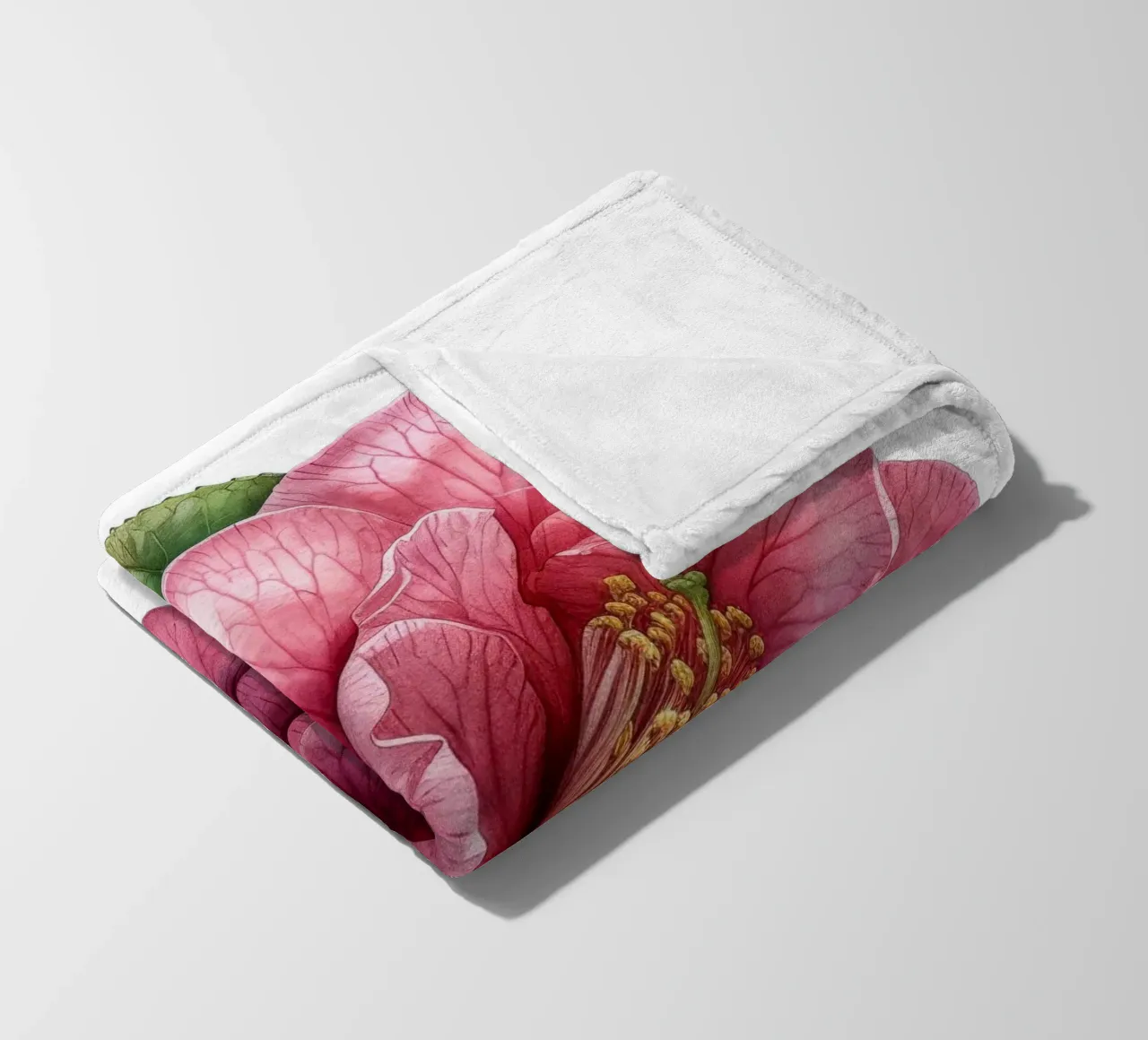 Fiore di camelia 1 coperta in pile da Bold Blooms