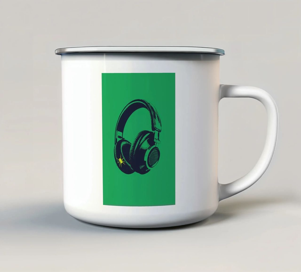Oldskool 4 tazza in smalto da Evita Witzenhausen