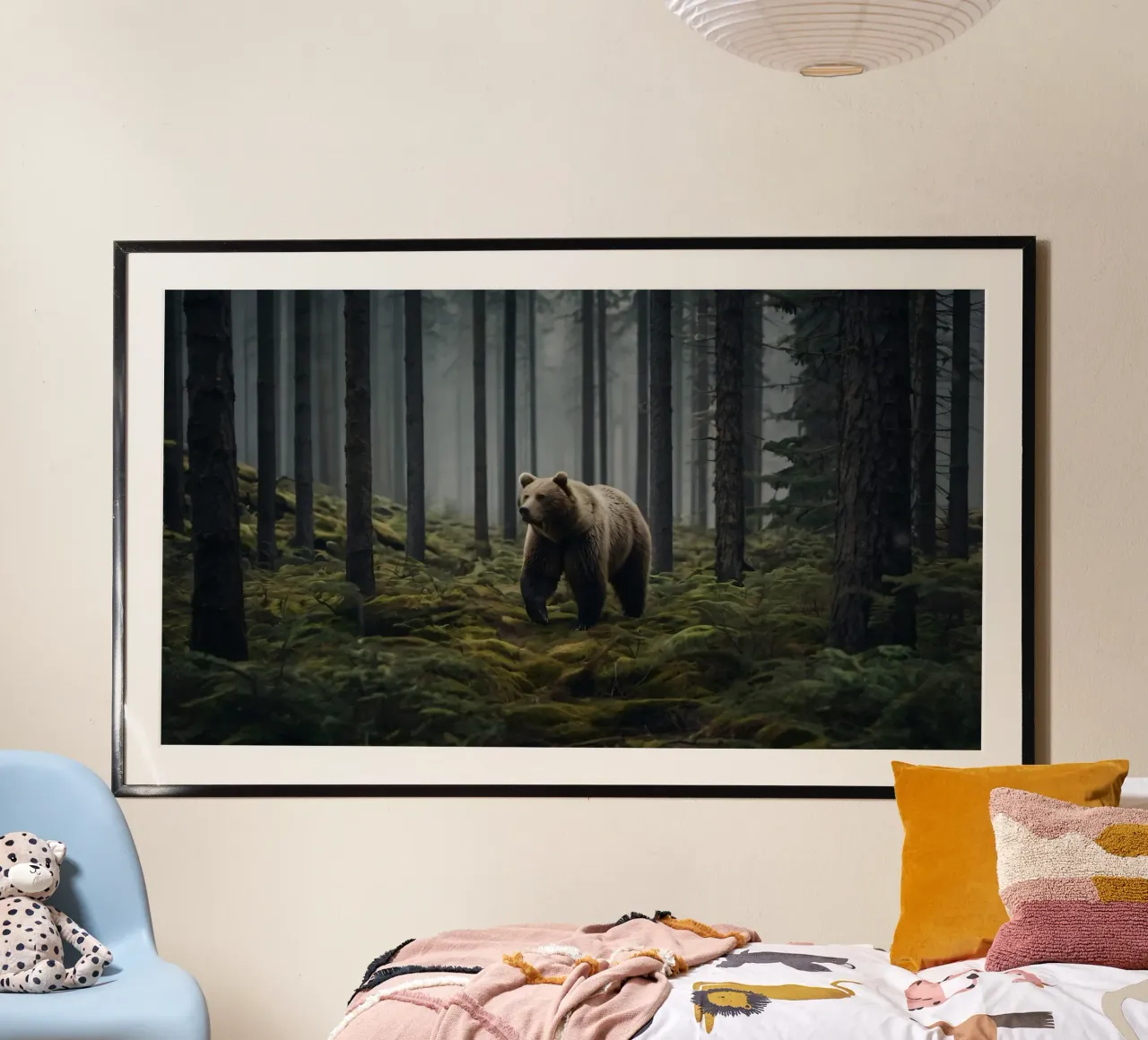 Ours brun majestueux errant dans une forêt brumeuse à l'aube hahnemühle de DesignDoodle