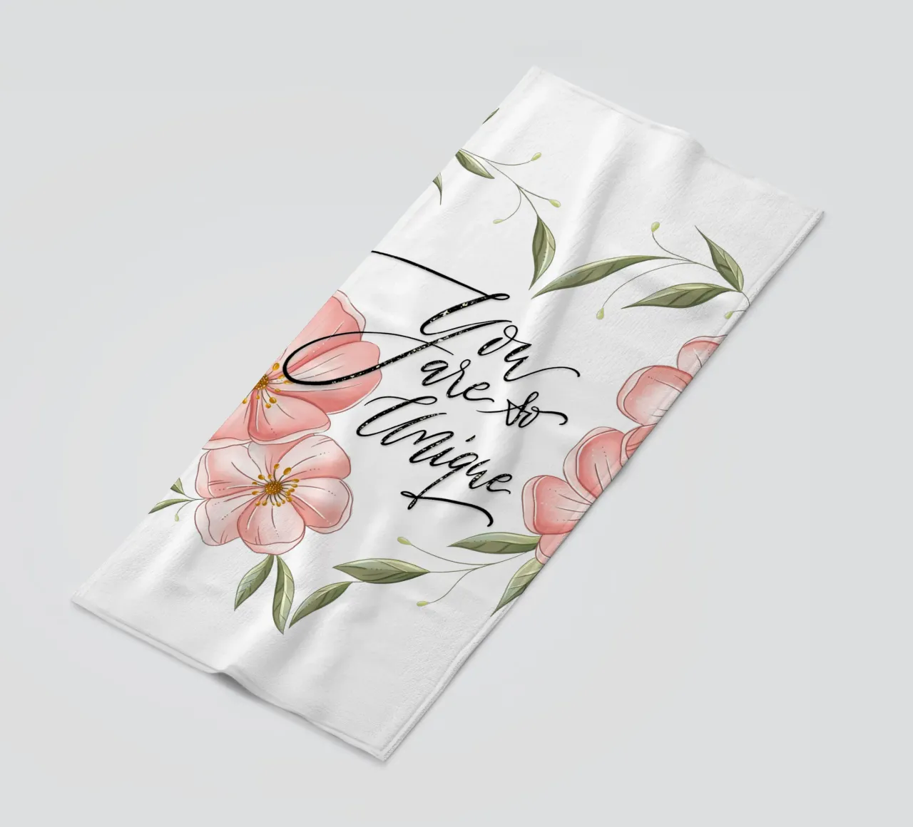 Cuore floreale e dichiarazione d'amore e di apprezzamento. Unico telo mare da CalliLetters