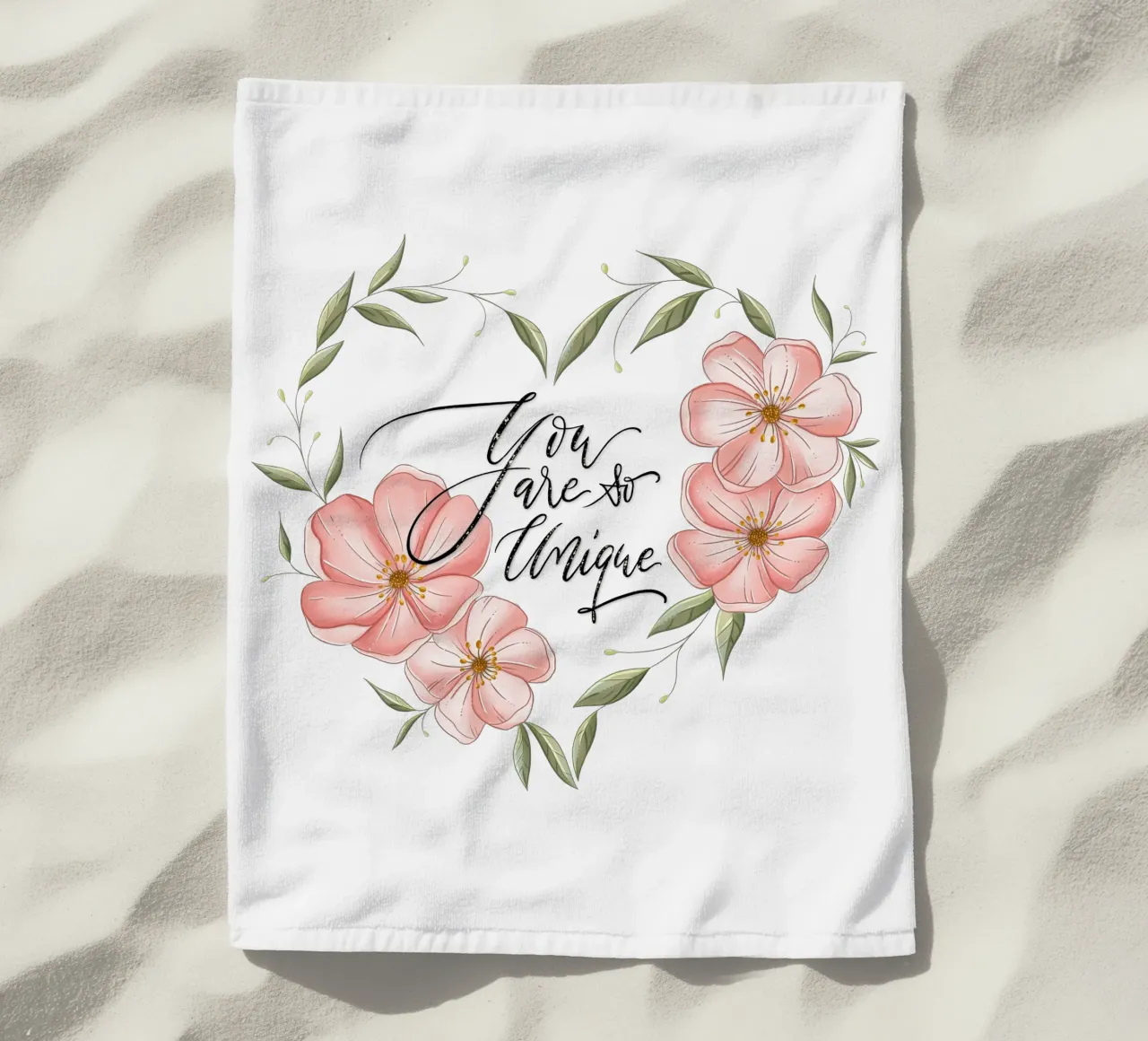 Cuore floreale e dichiarazione d'amore e di apprezzamento. Unico telo mare da CalliLetters