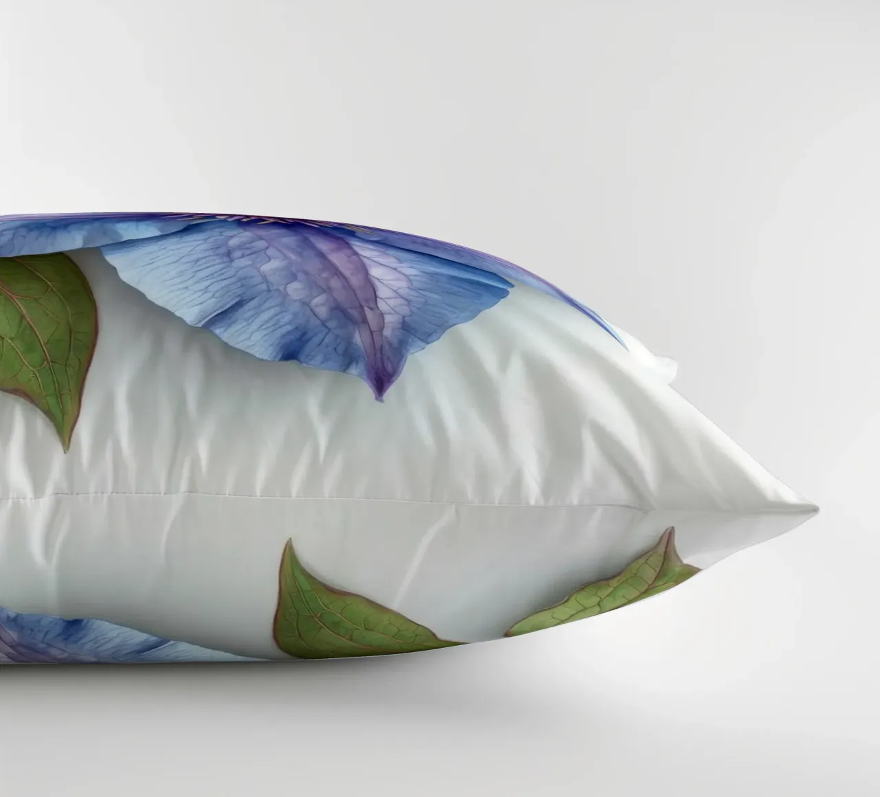 Fiore di clematide 3 cuscino da Bold Blooms